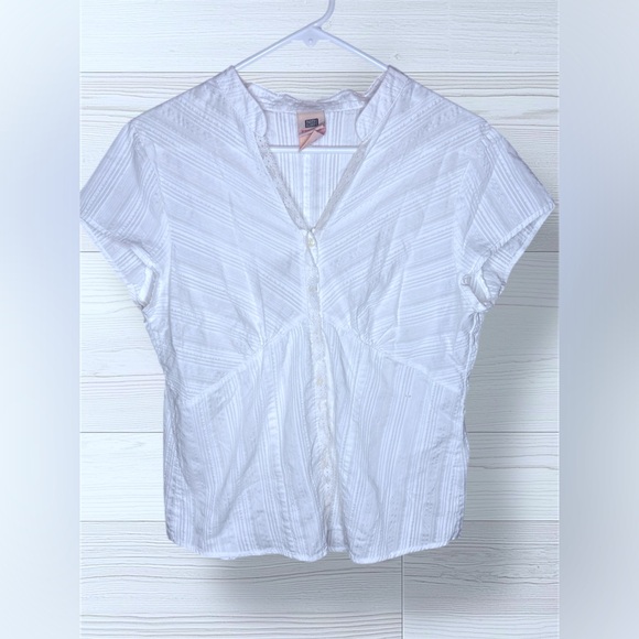 FADED GLORY Vintage Women’s Vertical Stripe Short Sleeve Blouse with Lace Accent - Picture 2 of 7
